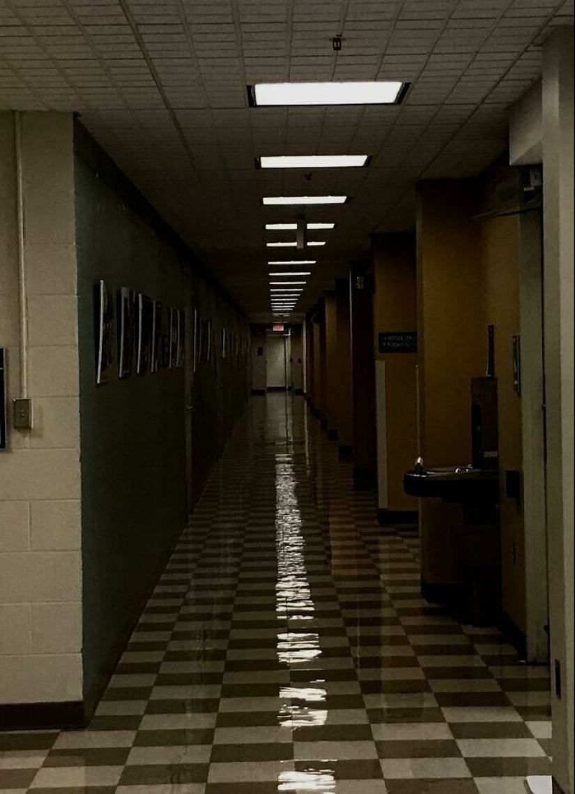 Hermosos lugares con los que algo está mal: 40 ejemplos de espacios liminales