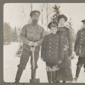 Hiking, hunting, fun games: rare photo captures the everyday life of the Royal family to exile and execution Hiking, hunting, fun games: rare photo captures the everyday life of the Royal family to exile and execution
