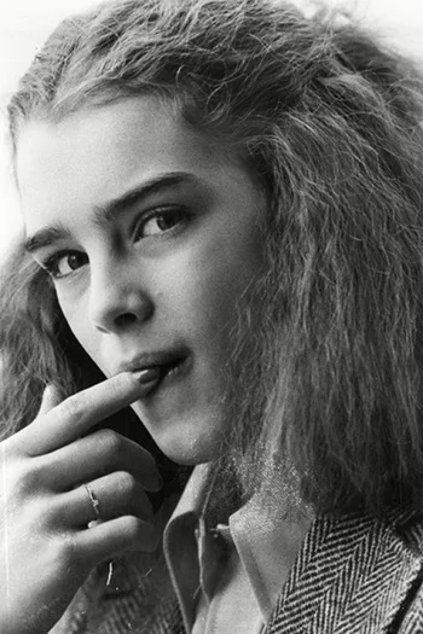 "Hilos", arcos y garrapatas: la evolución de las cejas de Marlene Dietrich a Cara Delevingne