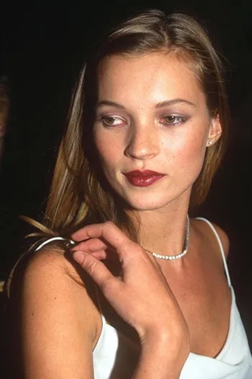 "Hilos", arcos y garrapatas: la evolución de las cejas de Marlene Dietrich a Cara Delevingne