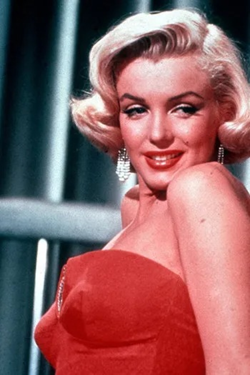 "Hilos", arcos y garrapatas: la evolución de las cejas de Marlene Dietrich a Cara Delevingne