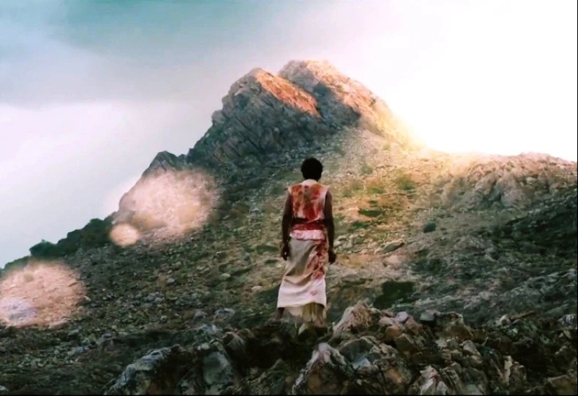 Hindu Dashrath Manjhi - the man who conquered the mountain