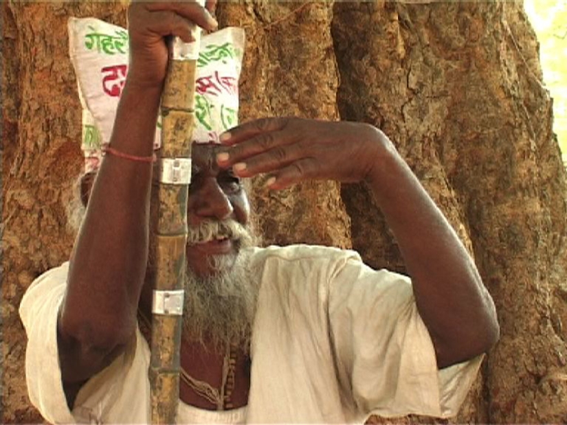 Hindu Dashrath Manjhi - the man who conquered the mountain