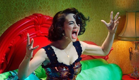 Historias cinematográficas de los suburbios por Miles Aldridge y Todd Hido Historias cinematográficas de los suburbios por Miles Aldridge y Todd Hido