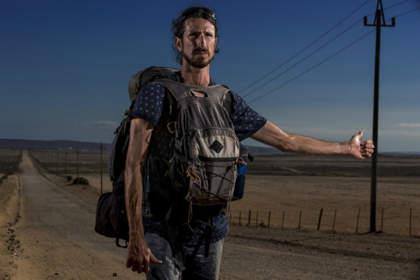 Hitchhiker's guide to the planet: the story of a rebel, traveled the whole world in protest Hitchhiker's guide to the planet: the story of a rebel, traveled the whole world in protest