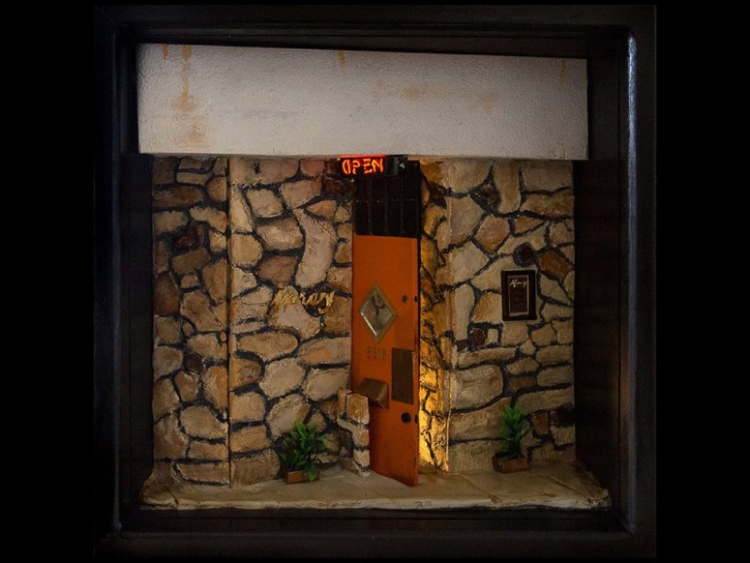 Honey, I shrunk the beer: American miniature makes an exact copy of bars