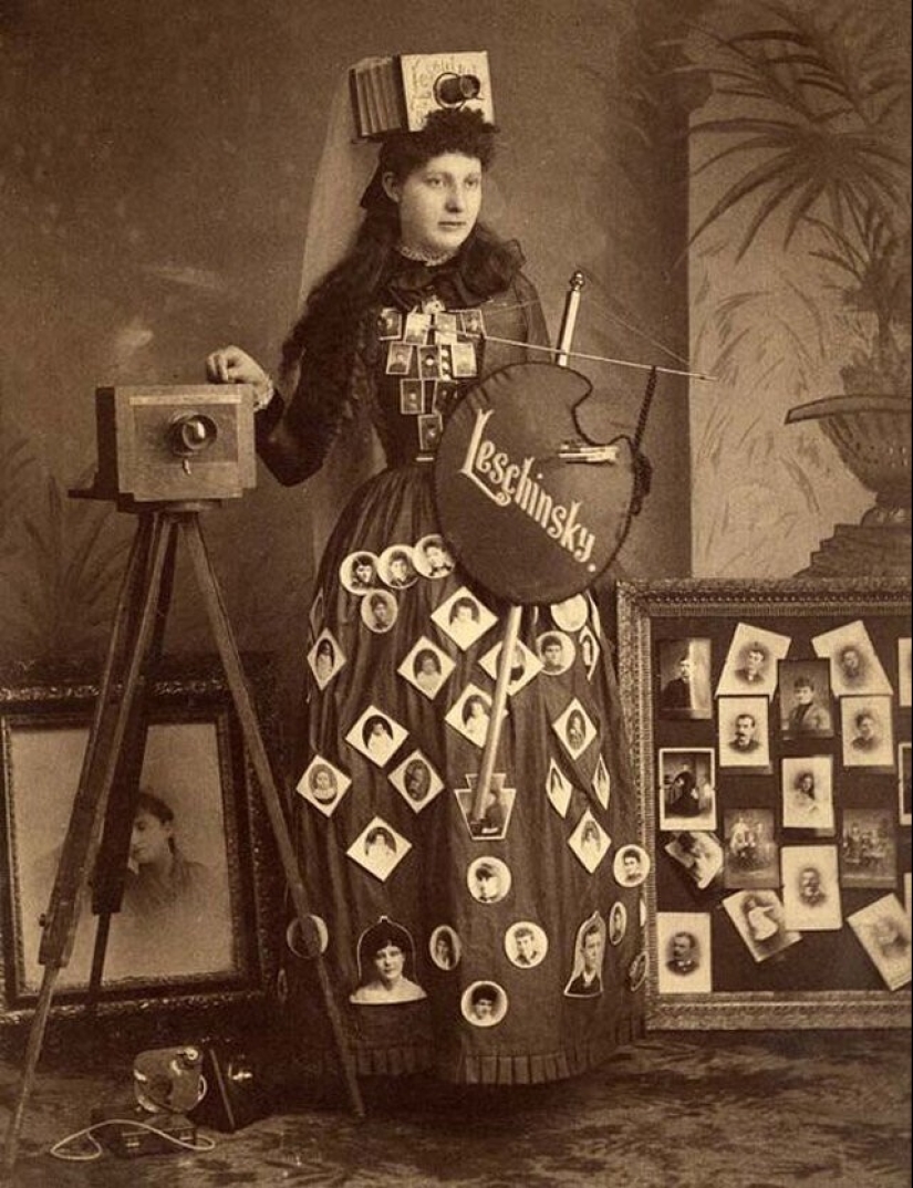 Horseshoes, Spoons and Light Bulbs: The Wildest Costumes of Advertisers of the Past