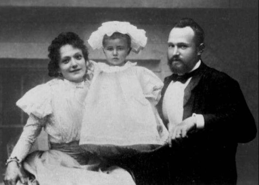 How a noblewoman and decadent Larisa Reisner became a sex symbol of the October Revolution