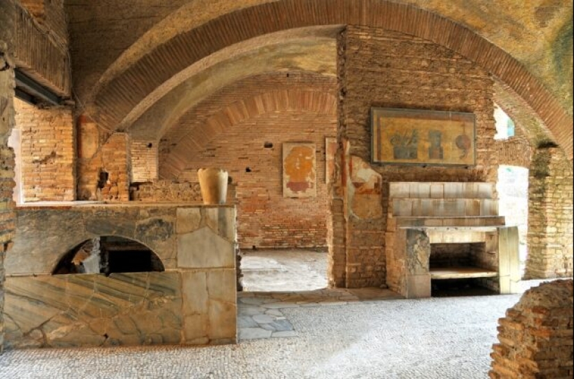 How did ordinary people live in Ancient Rome? How did ordinary people live in Ancient Rome?