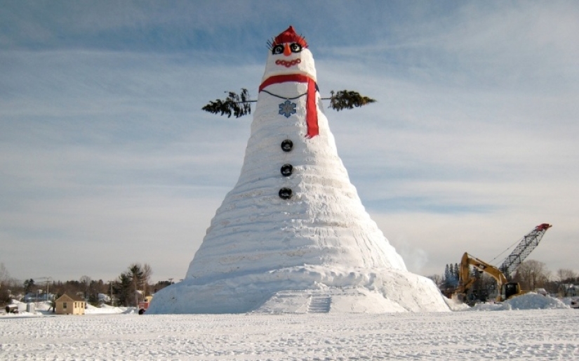 How did the custom of making snowmen and snow women appear