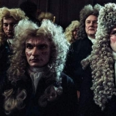 How did the fashion for huge wigs appear in Europe and what does syphilis and lice have to do with it How did the fashion for huge wigs appear in Europe and what does syphilis and lice have to do with it