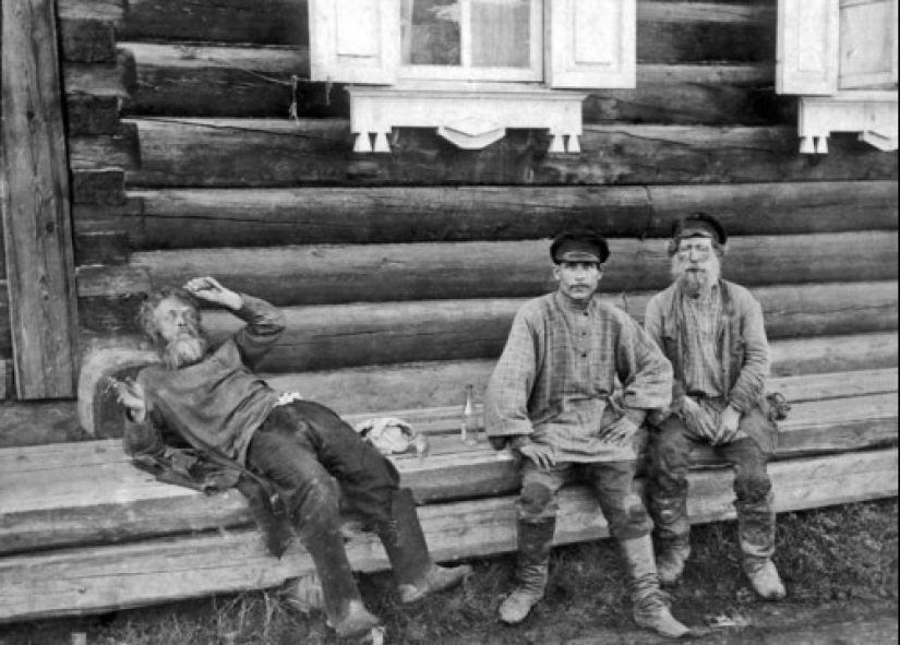 How did the traditional Russian gesture inviting a drink appear