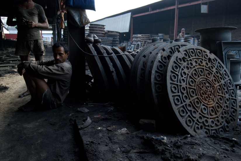 How do manholes in new York