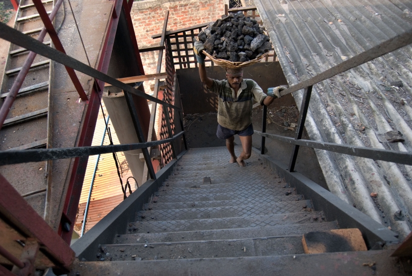 How do manholes in new York