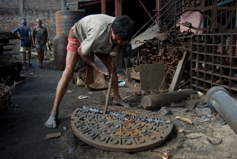 How do manholes in new York