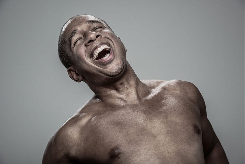 How do people react to being hit with a stun gun