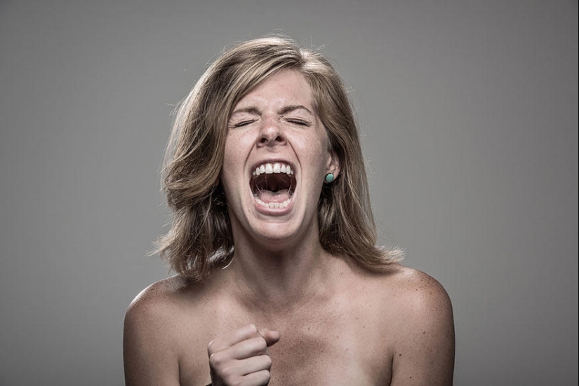 How do people react to being hit with a stun gun
