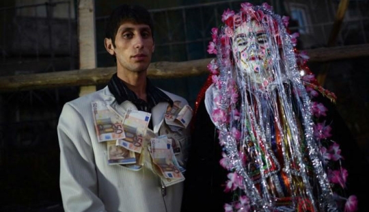 How do weddings of Bulgarian Muslim highlanders take place? How do weddings of Bulgarian Muslim highlanders take place?