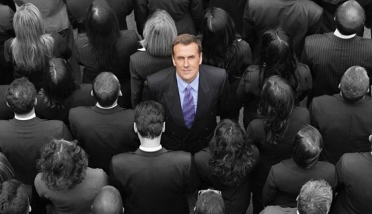 How does the herd instinct work and why is it difficult to resist it How does the herd instinct work and why is it difficult to resist it