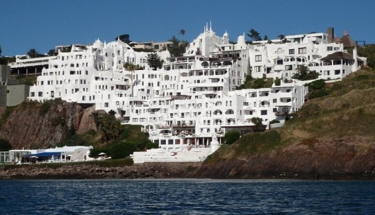 How does the hotel-the sculpture, which was built 36 years How does the hotel-the sculpture, which was built 36 years