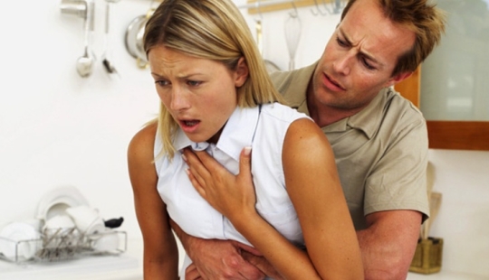 How Dr. Henry Heimlich saved the World from "Restaurant Death" How Dr. Henry Heimlich saved the World from "Restaurant Death"