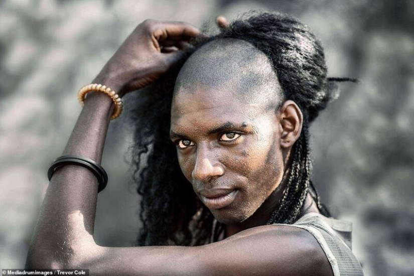 How is a beauty pageant among the men of the tribe wodaabe who judge teen girls
