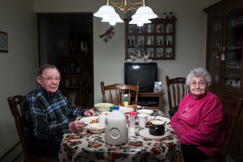 How is dinner going in the families of ordinary Americans How is dinner going in the families of ordinary Americans