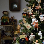 How Old Christmas Tree Decorations Can Make You a Millionaire (Or Not) How Old Christmas Tree Decorations Can Make You a Millionaire (Or Not)