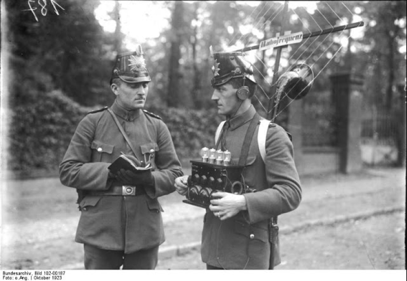 How people waited for mobile phones: 18 photos from the past How people waited for mobile phones: 18 photos from the past