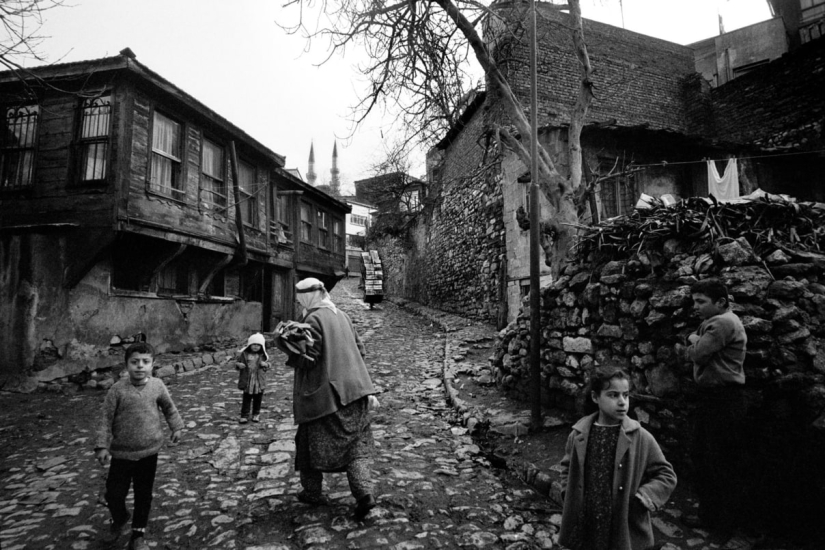 How photographer Ara Guler showed the world the heart of Istanbul and its pain How photographer Ara Guler showed the world the heart of Istanbul and its pain