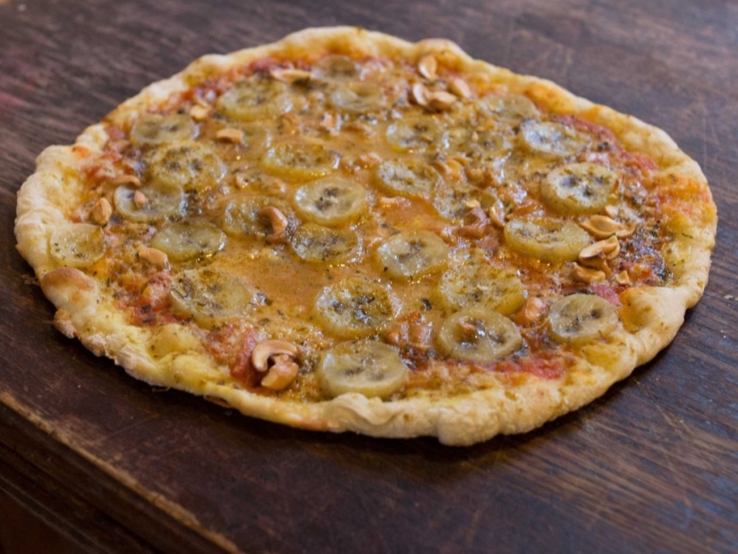 How pizza is served in different countries of the world How pizza is served in different countries of the world