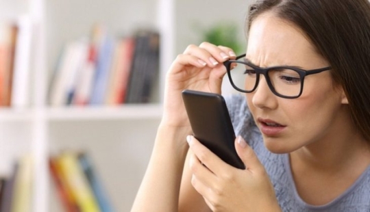 How smartphone lovers keep their eyesight How smartphone lovers keep their eyesight