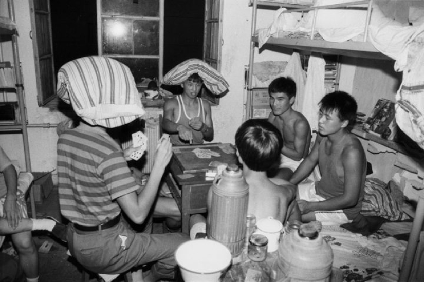 How students lived in China in the 1990s