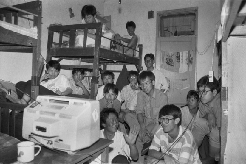 How students lived in China in the 1990s