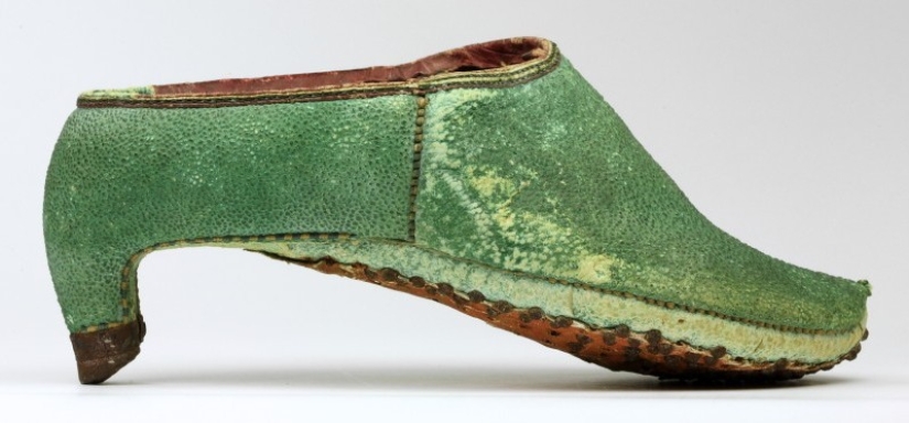 How the legendary red sole appeared on Louboutin shoes