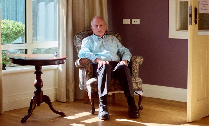 How the World&#39;s Most Boring International Dull Men&#39;s Club Lives