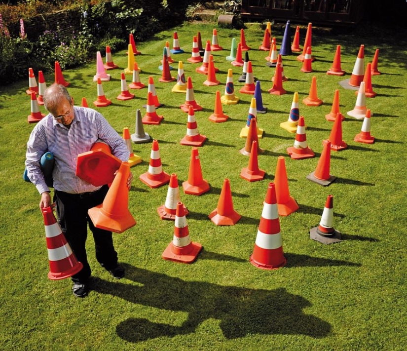 How the World&#39;s Most Boring International Dull Men&#39;s Club Lives