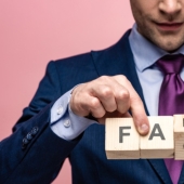How to distinguish facts from fakes