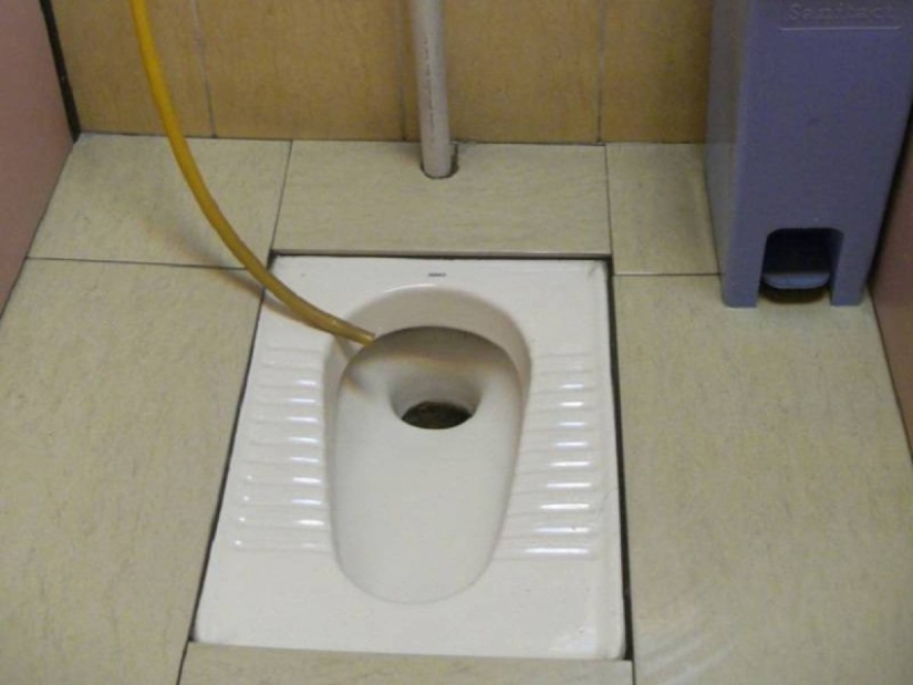 How to go to the toilet in different countries of the world How to go to the toilet in different countries of the world