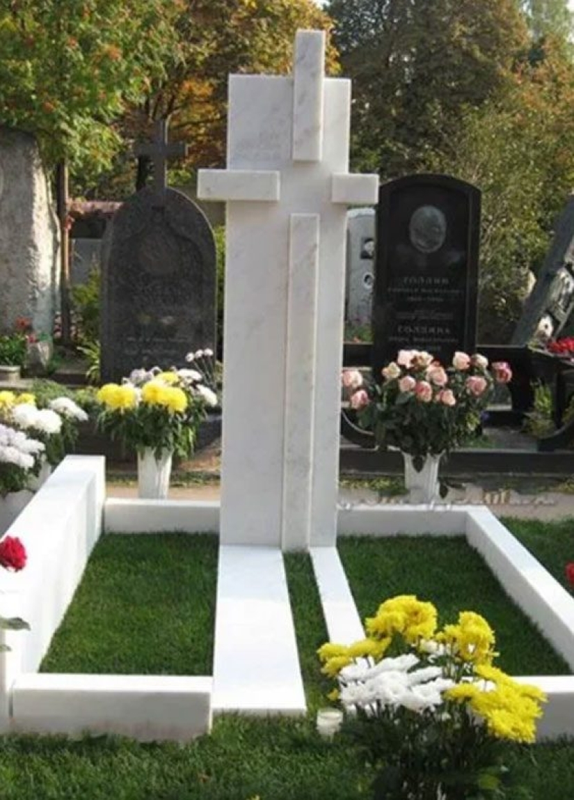How to look grave 15 famous and favourite Russian actors How to look grave 15 famous and favourite Russian actors