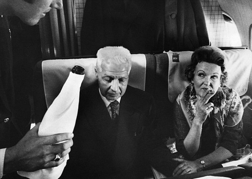 How we used to fly first class: caviar, any alcohol, smoking right in the seat and a full-fledged berth