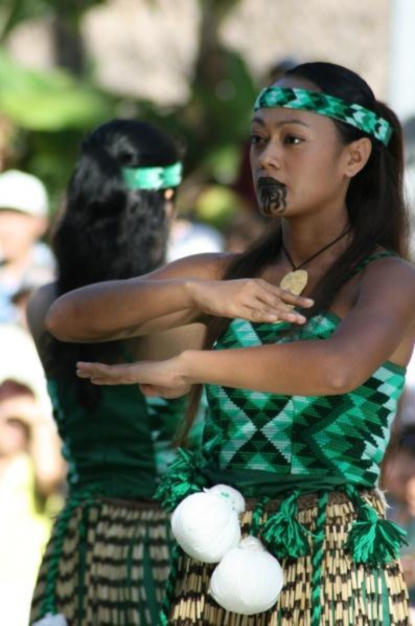 How women adorn themselves in different countries