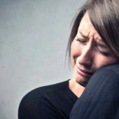 "Hug and cry": how did the expression popular among modern youth appear "Hug and cry": how did the expression popular among modern youth appear