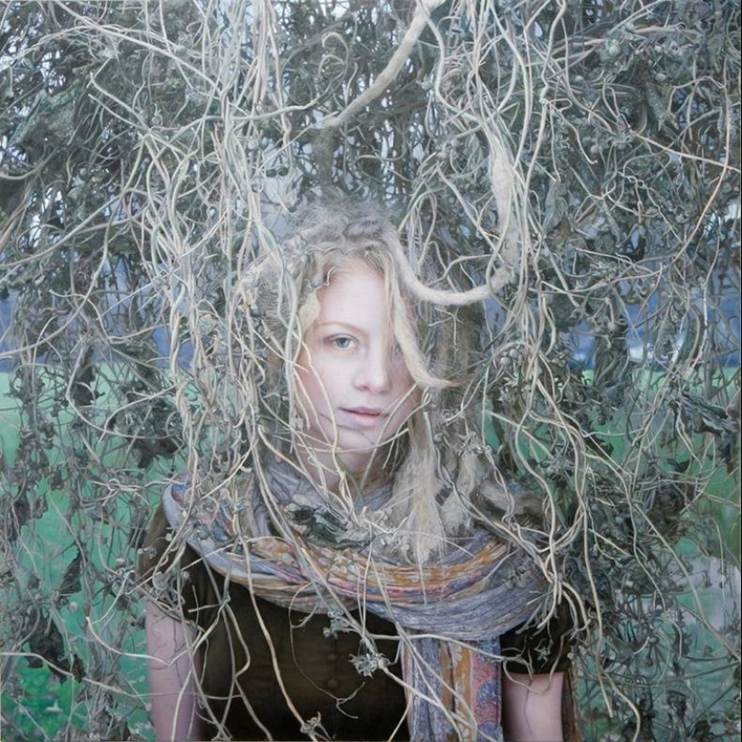 Hyperrealism: oil portraits of women