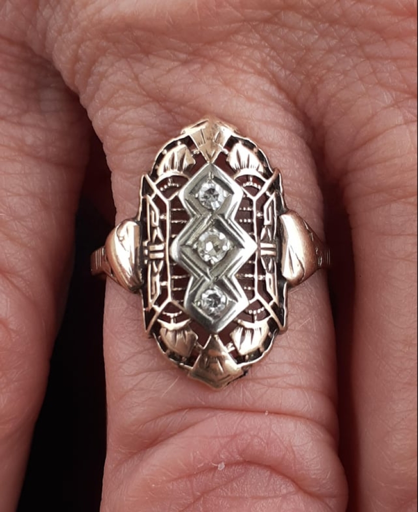 I was looking for copper, I found gold: 30 photos of ancient and very valuable items from flea markets