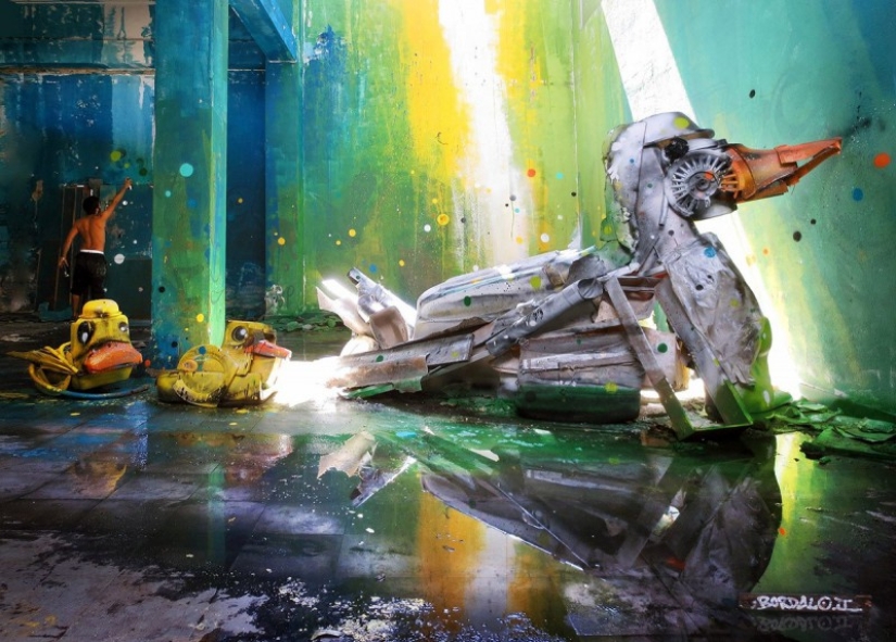 Impresionante el arte de la calle en forma de animales hechas totalmente de basura