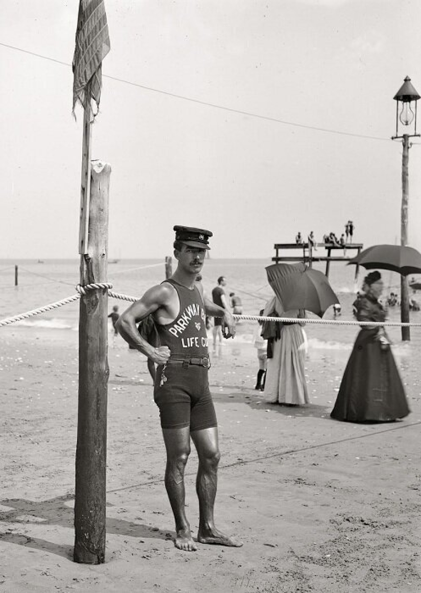 In the early 20th century struggled with open swimwear In the early 20th century struggled with open swimwear