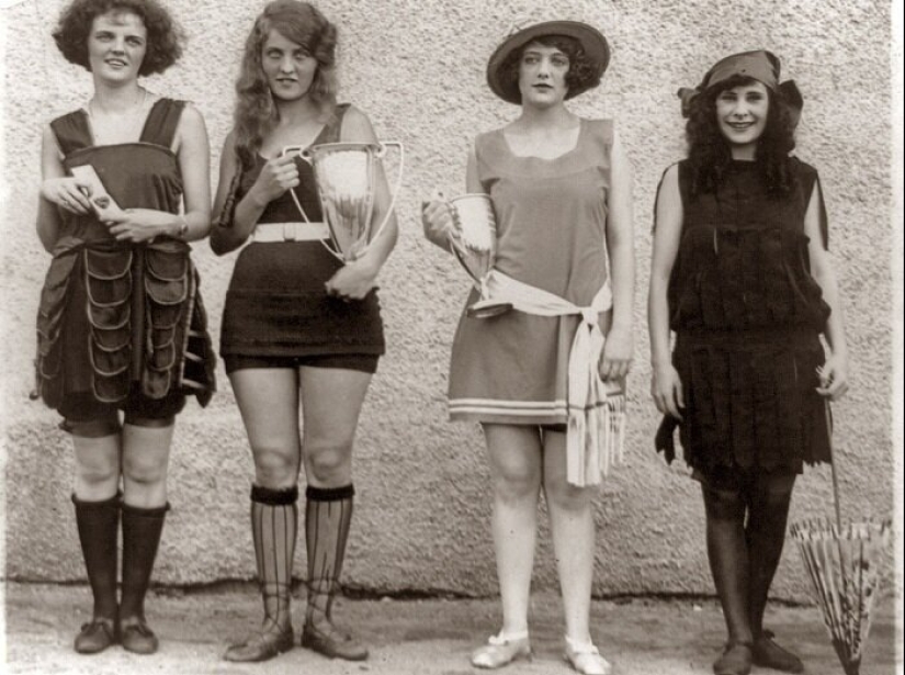 In the early 20th century struggled with open swimwear In the early 20th century struggled with open swimwear