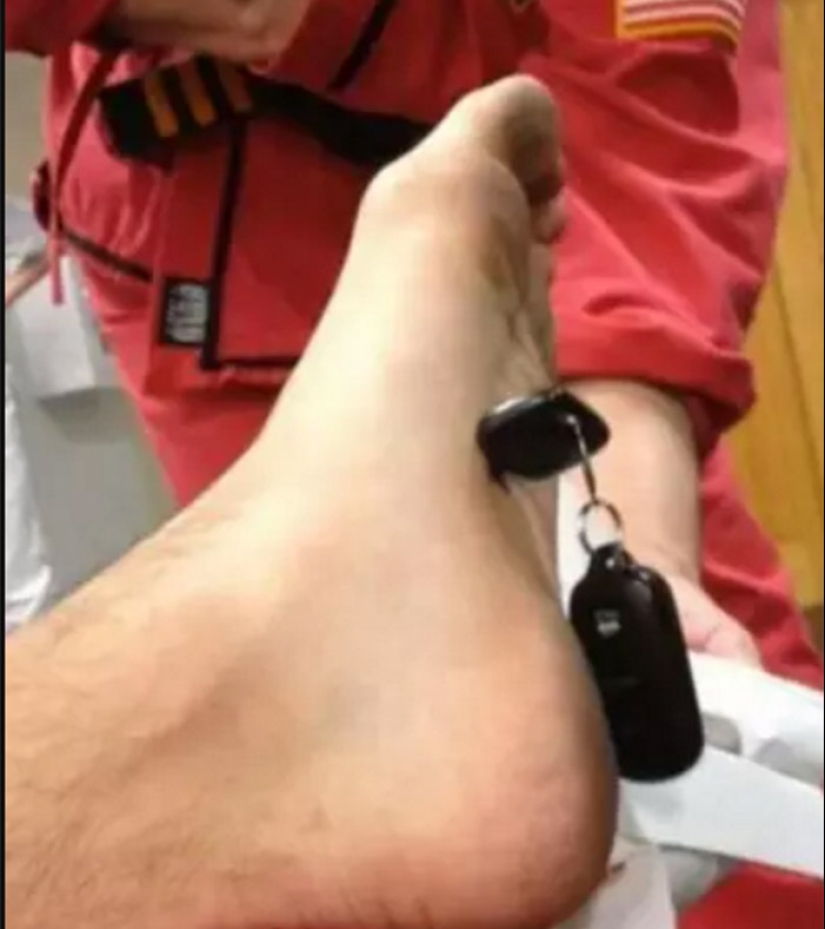 In these photos, some tin is happening In these photos, some tin is happening