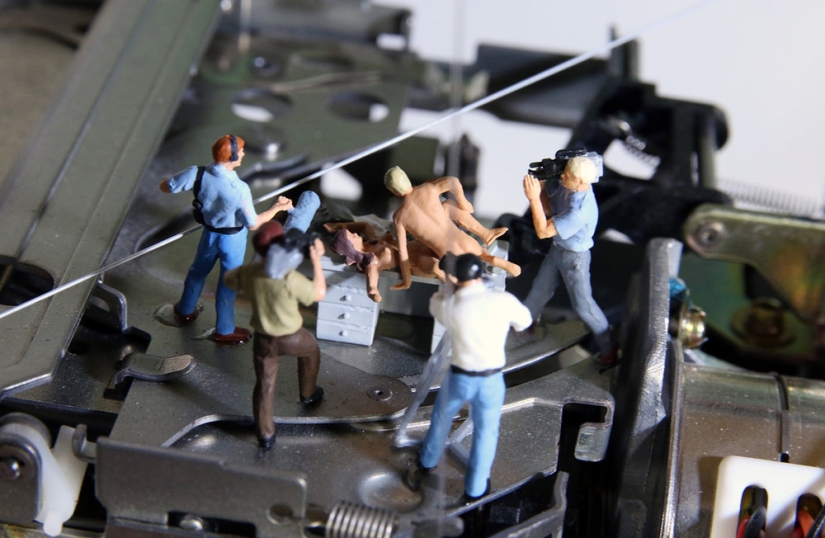 Increíbles 'circuitos explotados' de mecanismos del artista John Peralta